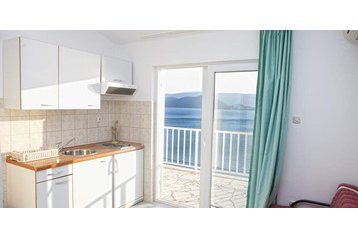 Chorwacja Privát Komarna, Zewnątrz